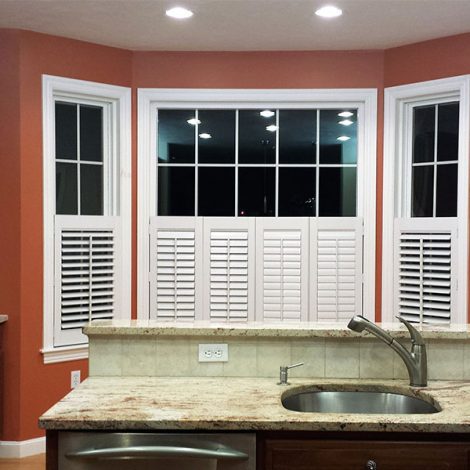Kitchen with accent wall lg